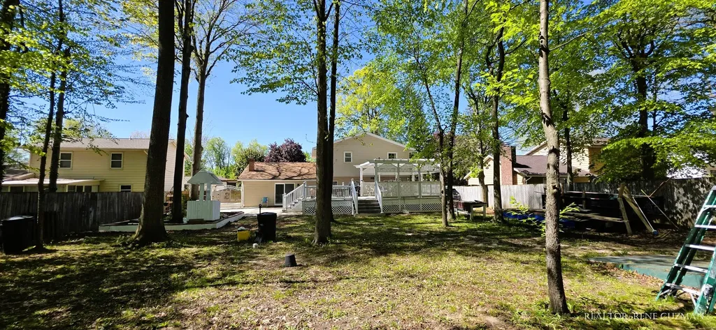 4810 Stauffer Avenue SE Kentwood City MI 49508