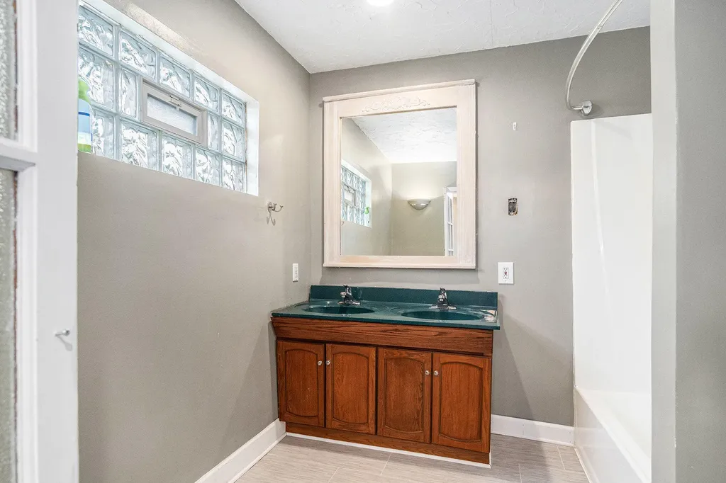 1124 Baldwin Street SE Grand Rapids City MI 49506