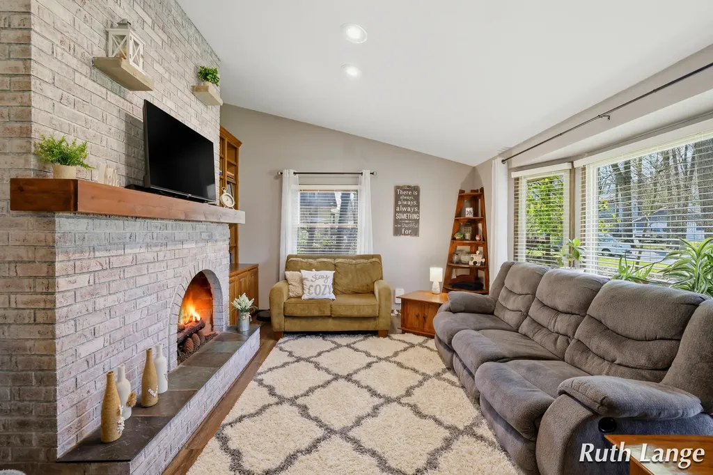 4738 Cranwood Avenue SW Wyoming City MI 49509