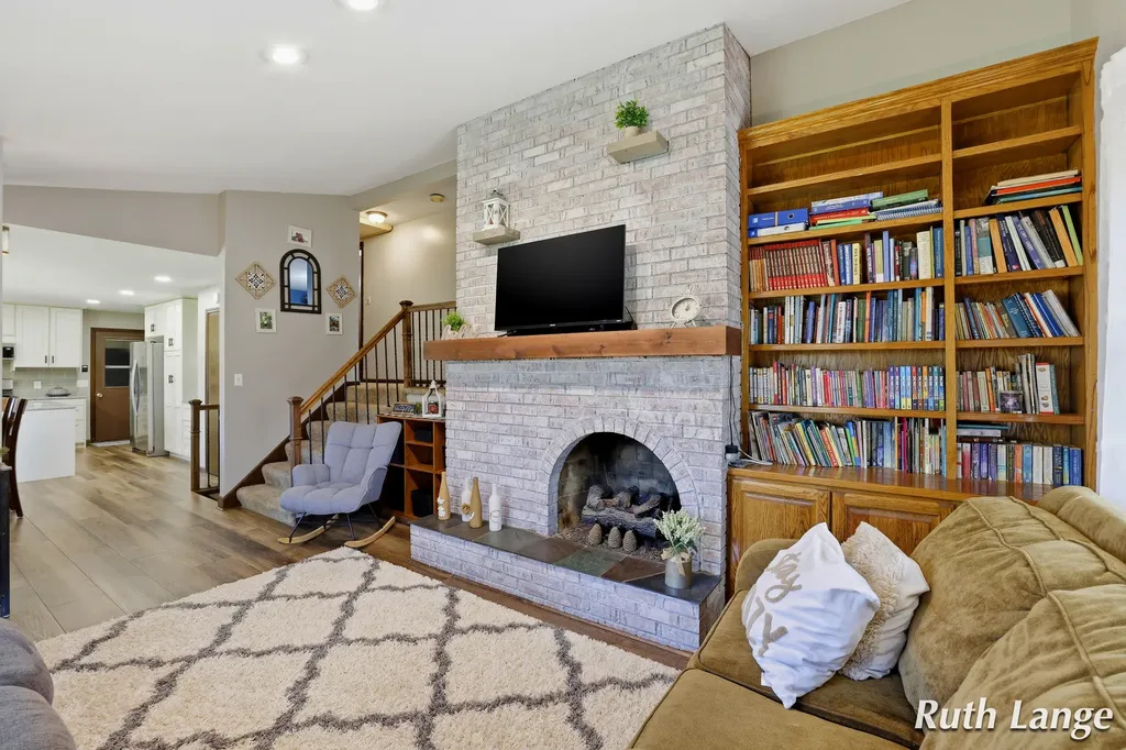 4738 Cranwood Avenue SW Wyoming City MI 49509