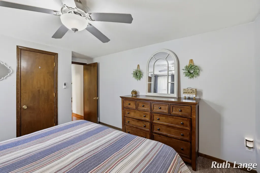 4738 Cranwood Avenue SW Wyoming City MI 49509