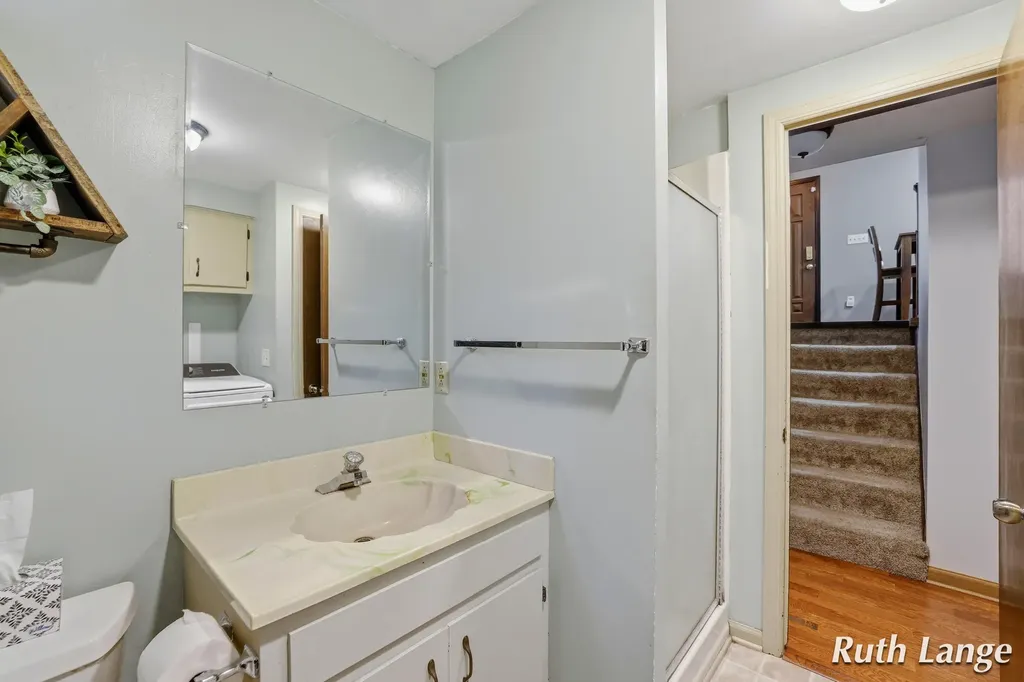 4738 Cranwood Avenue SW Wyoming City MI 49509