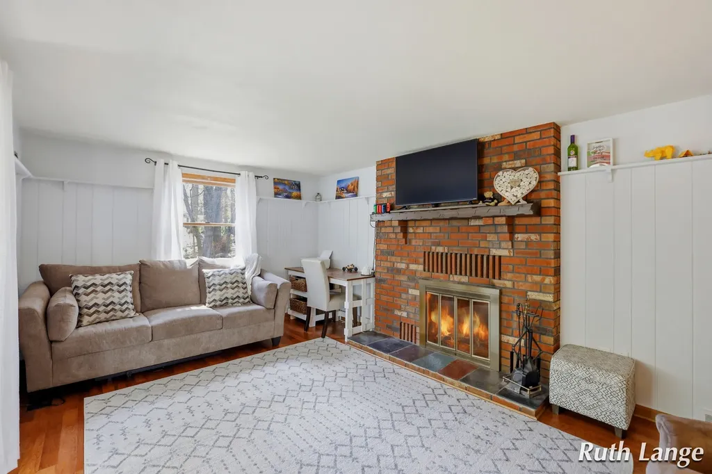4738 Cranwood Avenue SW Wyoming City MI 49509