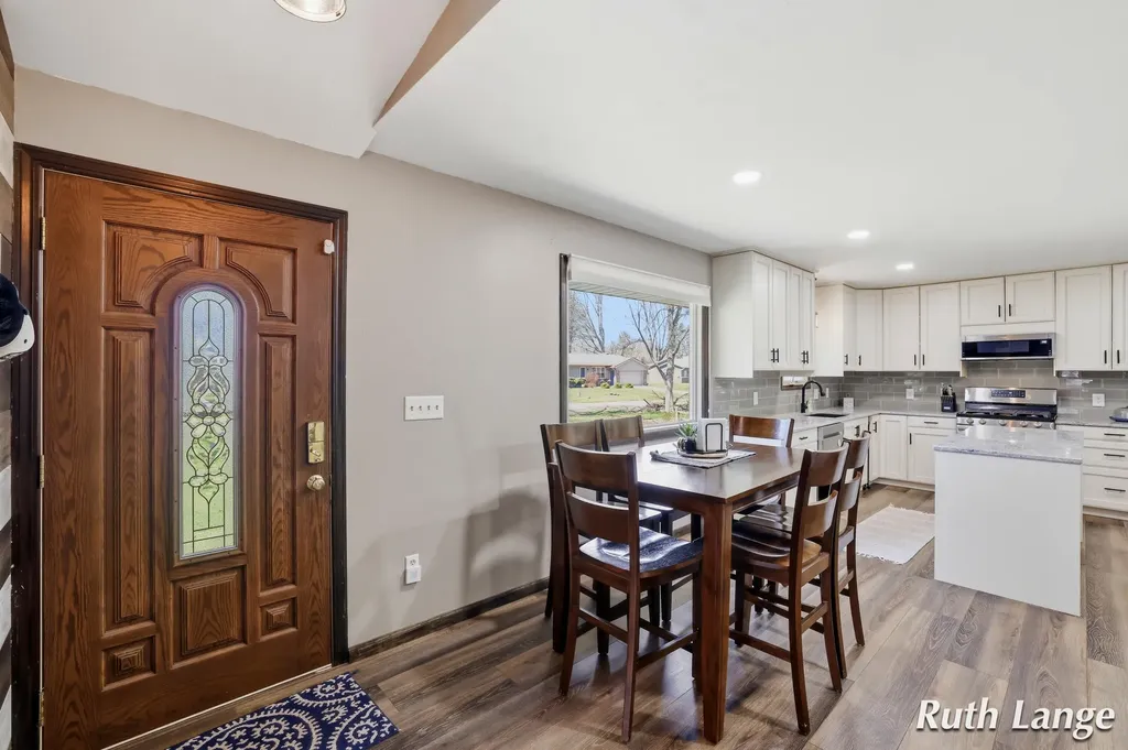 4738 Cranwood Avenue SW Wyoming City MI 49509