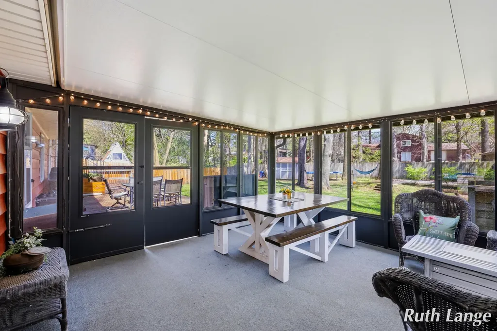 4738 Cranwood Avenue SW Wyoming City MI 49509