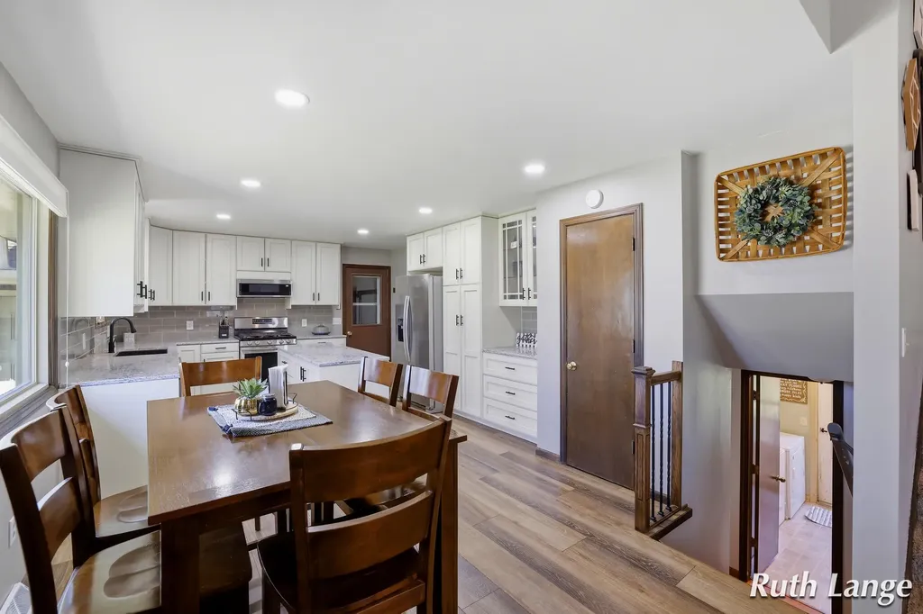 4738 Cranwood Avenue SW Wyoming City MI 49509