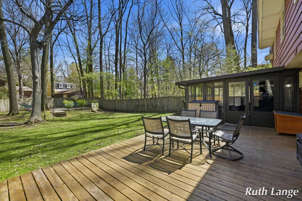 4738 Cranwood Avenue SW Wyoming City MI 49509