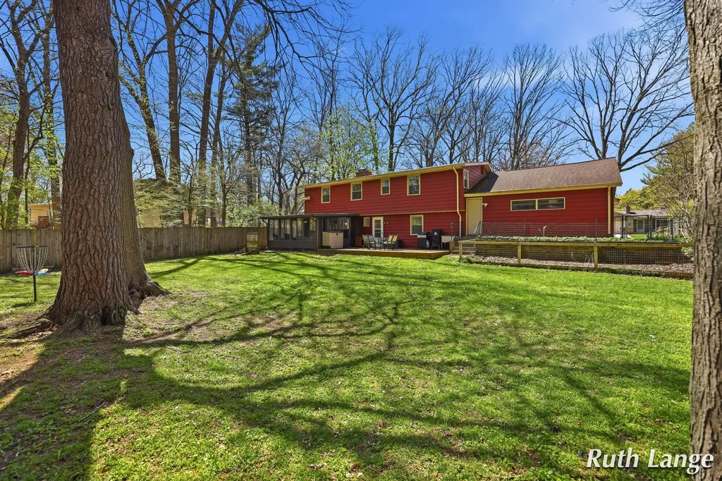 4738 Cranwood Avenue SW Wyoming City MI 49509