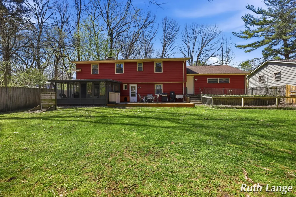 4738 Cranwood Avenue SW Wyoming City MI 49509