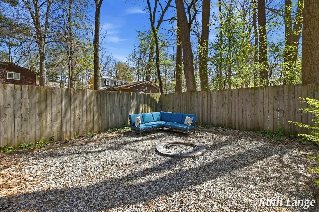 4738 Cranwood Avenue SW Wyoming City MI 49509