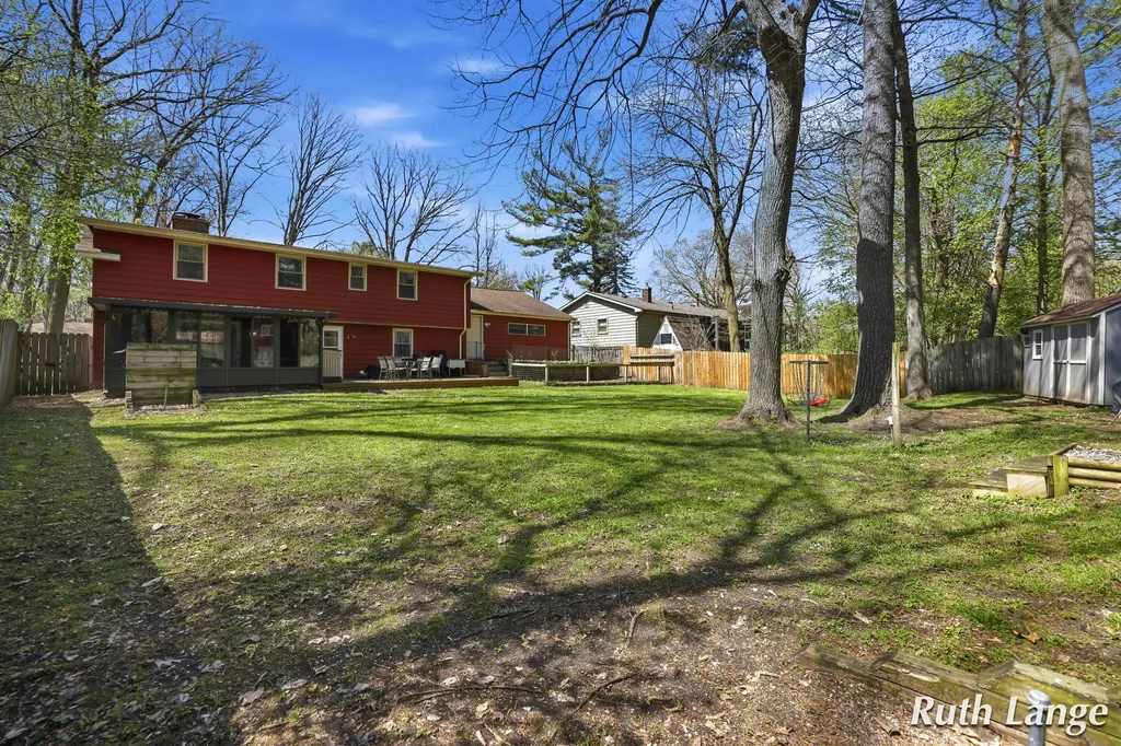 4738 Cranwood Avenue SW Wyoming City MI 49509