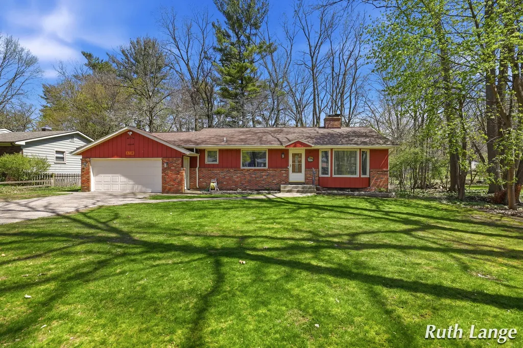 4738 Cranwood Avenue SW Wyoming City MI 49509