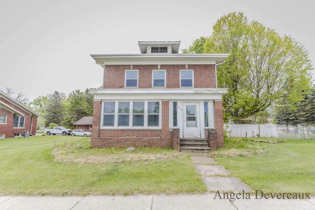 110 E Main Street Edmore Village MI 48829