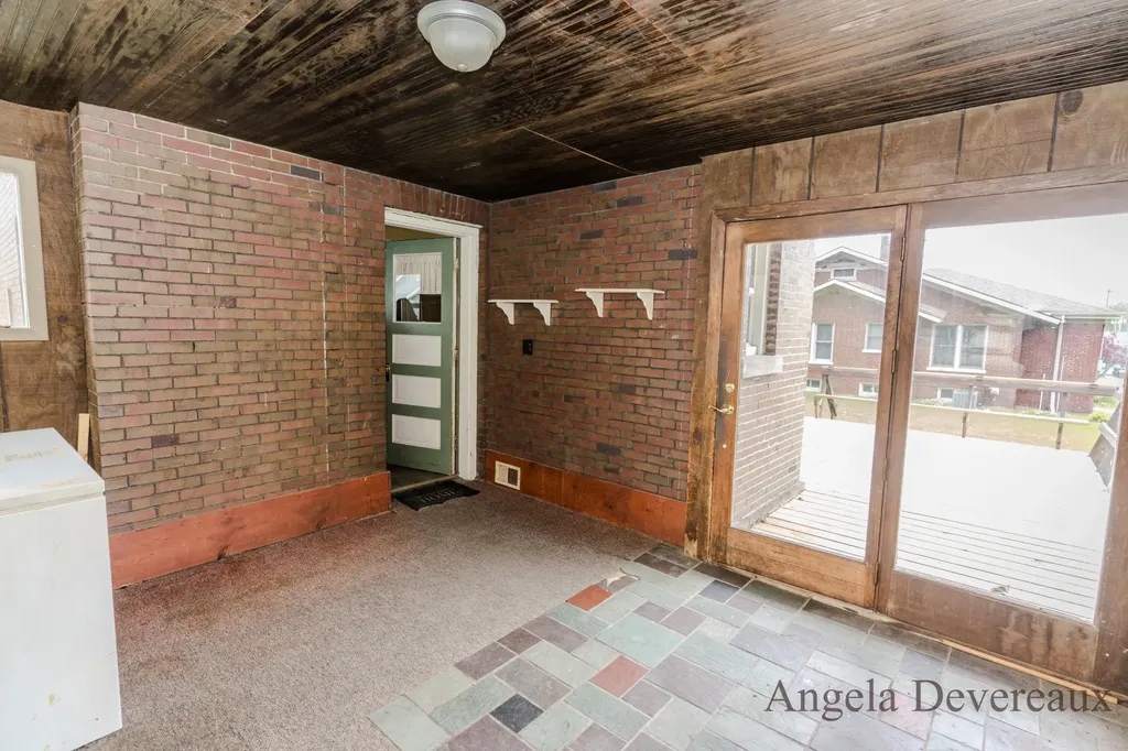 110 E Main Street Edmore Village MI 48829