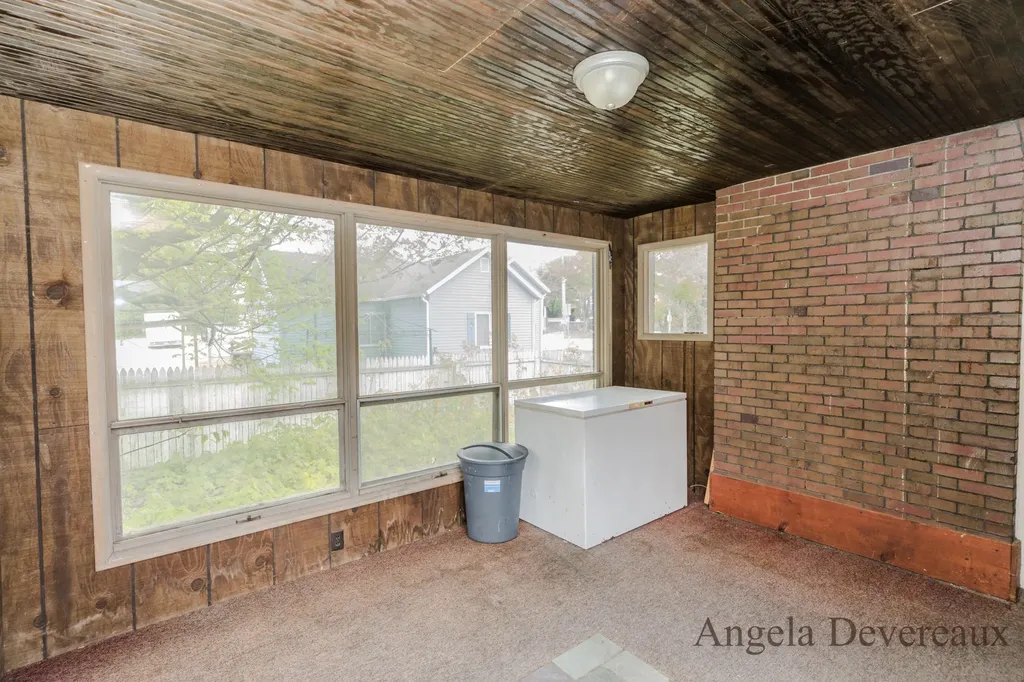 110 E Main Street Edmore Village MI 48829