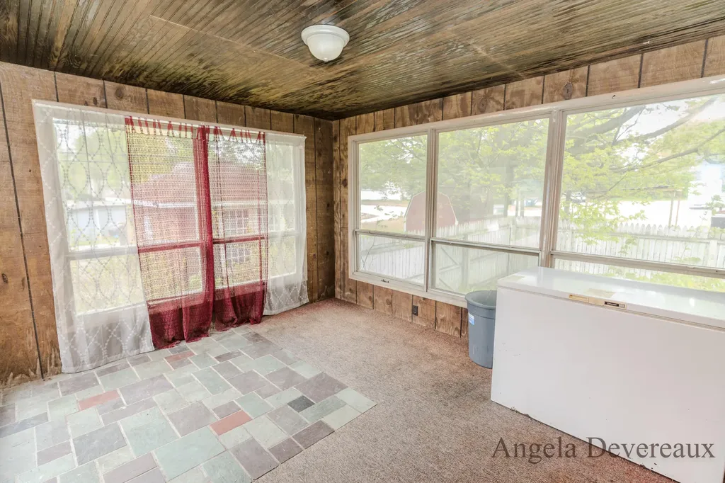 110 E Main Street Edmore Village MI 48829