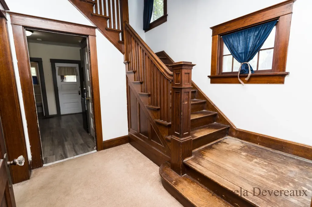 110 E Main Street Edmore Village MI 48829