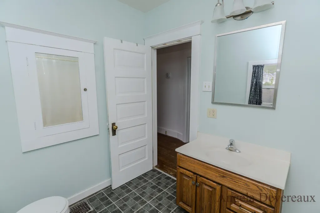 110 E Main Street Edmore Village MI 48829