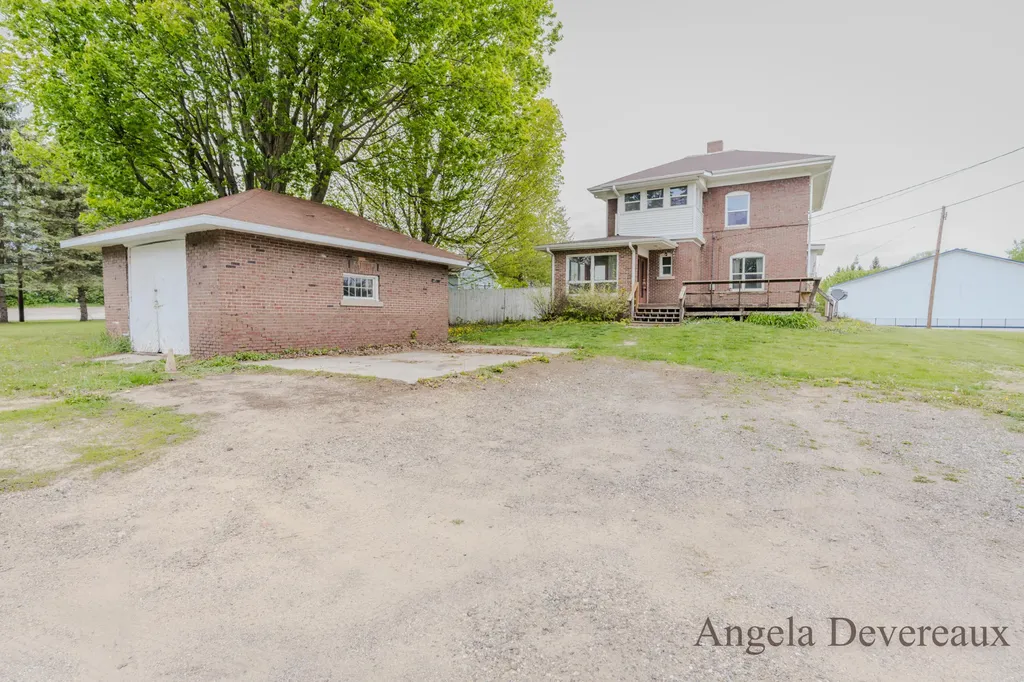110 E Main Street Edmore Village MI 48829