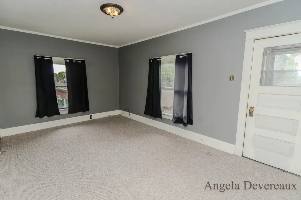110 E Main Street Edmore Village MI 48829