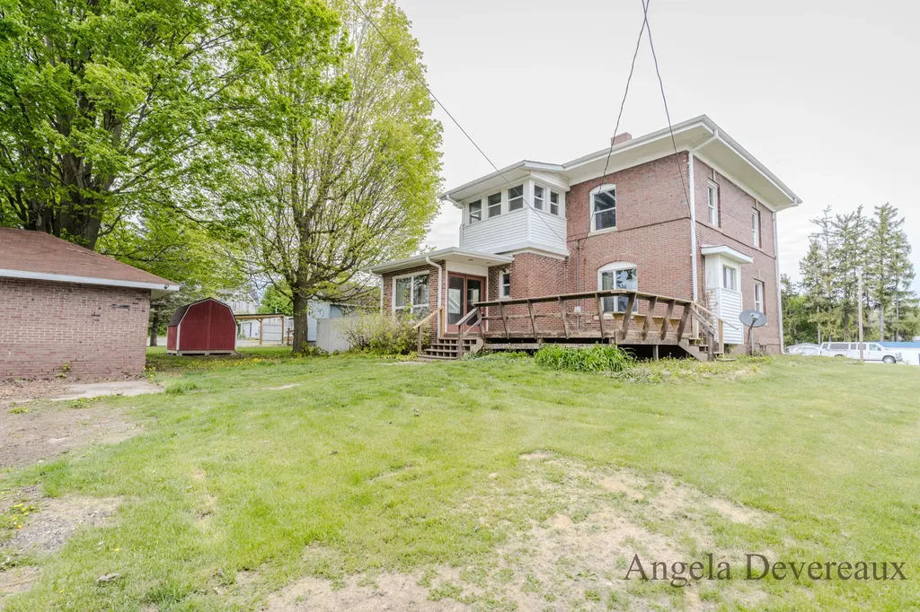 110 E Main Street Edmore Village MI 48829