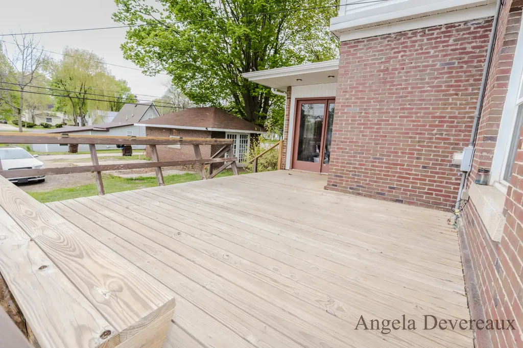 110 E Main Street Edmore Village MI 48829