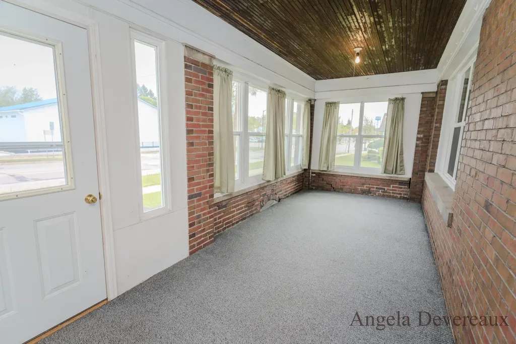110 E Main Street Edmore Village MI 48829