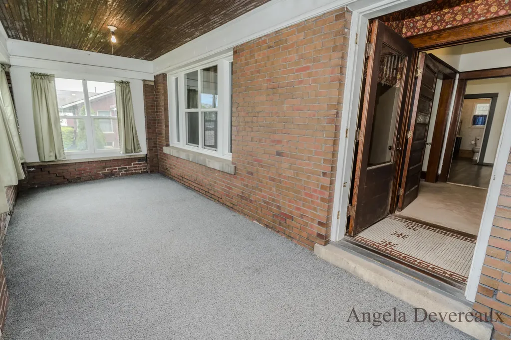 110 E Main Street Edmore Village MI 48829