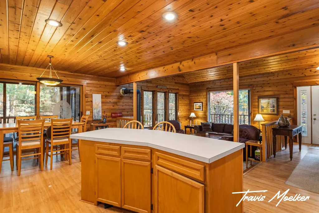 10714 Lovers Lane NW Tallmadge Charter Township MI 49534