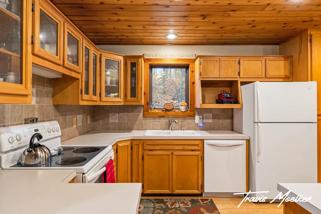10714 Lovers Lane NW Tallmadge Charter Township MI 49534