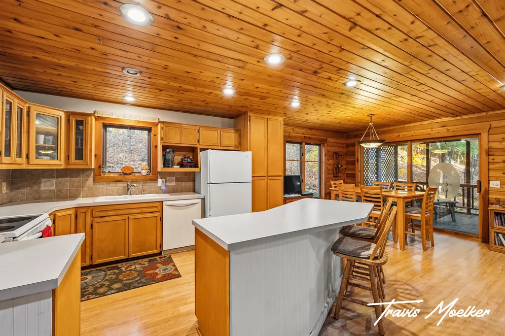 10714 Lovers Lane NW Tallmadge Charter Township MI 49534