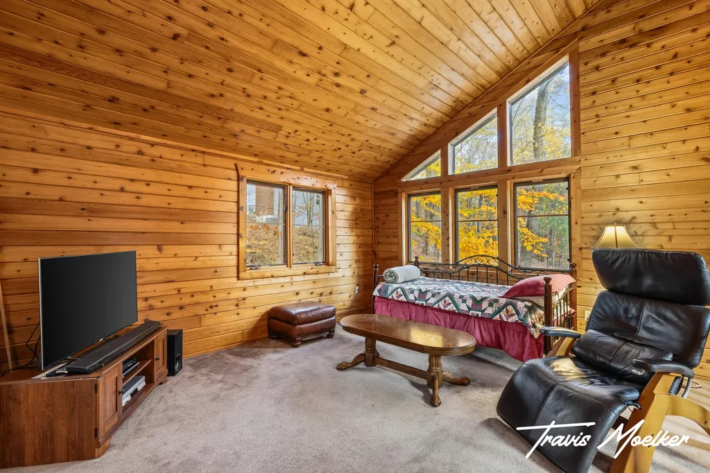 10714 Lovers Lane NW Tallmadge Charter Township MI 49534