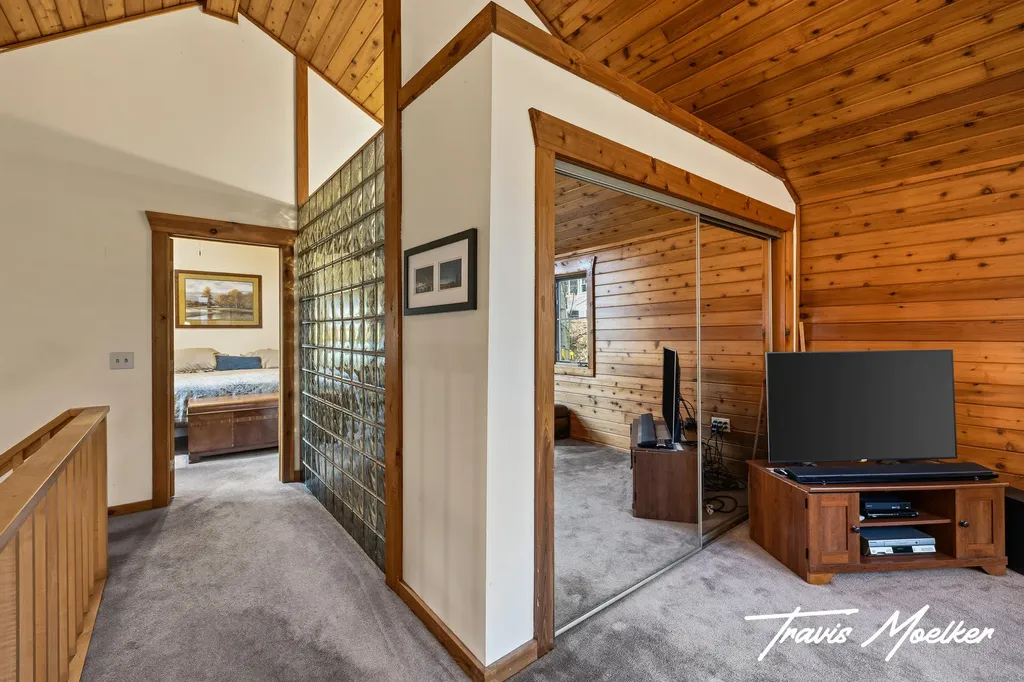 10714 Lovers Lane NW Tallmadge Charter Township MI 49534