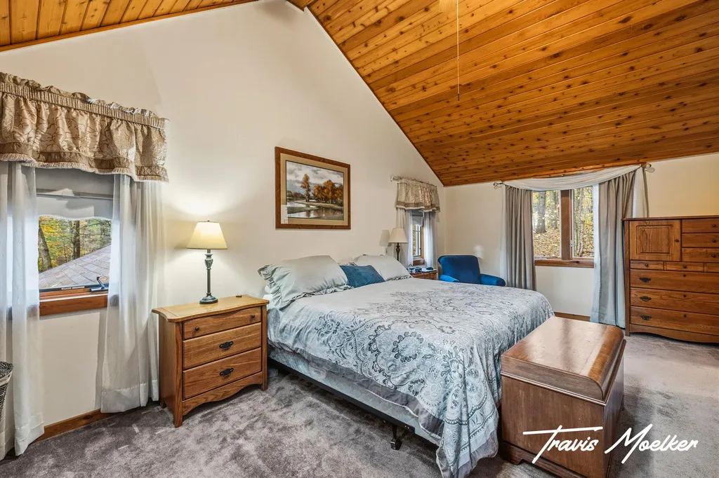 10714 Lovers Lane NW Tallmadge Charter Township MI 49534