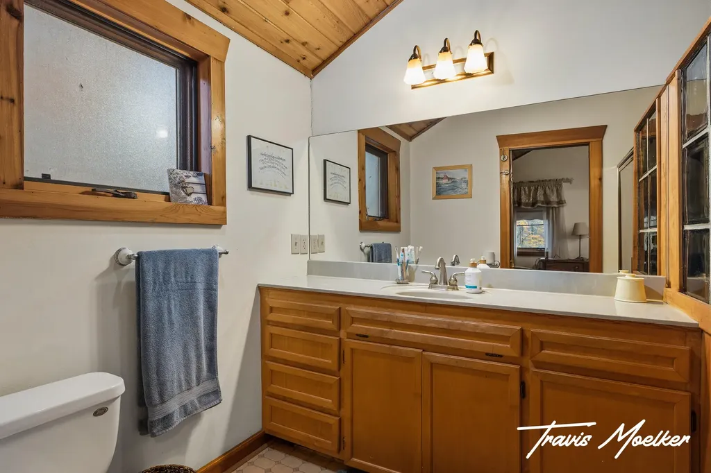 10714 Lovers Lane NW Tallmadge Charter Township MI 49534