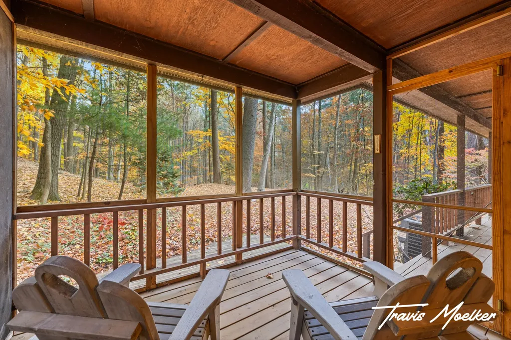 10714 Lovers Lane NW Tallmadge Charter Township MI 49534