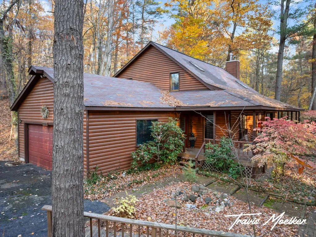 10714 Lovers Lane NW Tallmadge Charter Township MI 49534