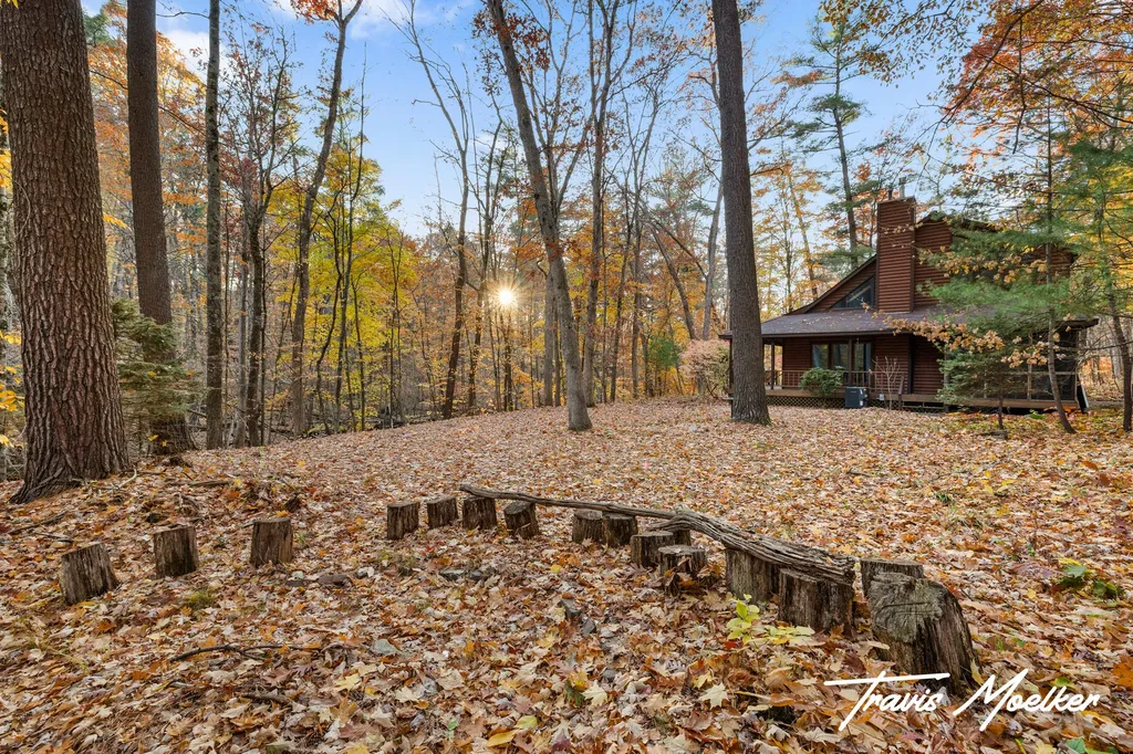 10714 Lovers Lane NW Tallmadge Charter Township MI 49534