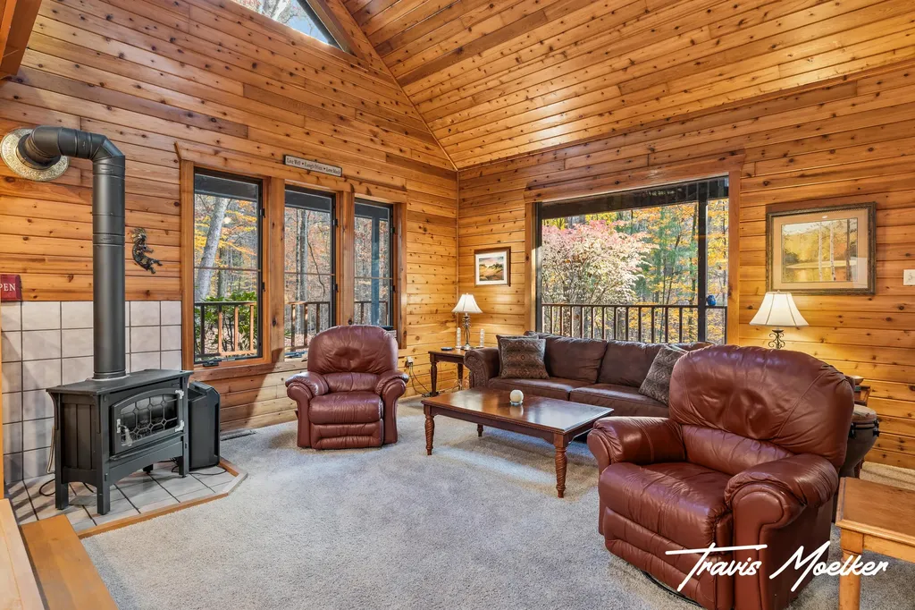10714 Lovers Lane NW Tallmadge Charter Township MI 49534