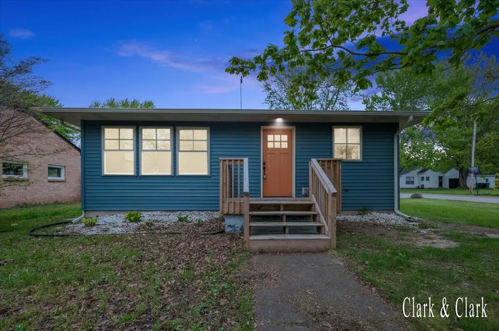 6 N Park Street NE Cedar Springs City MI 49319