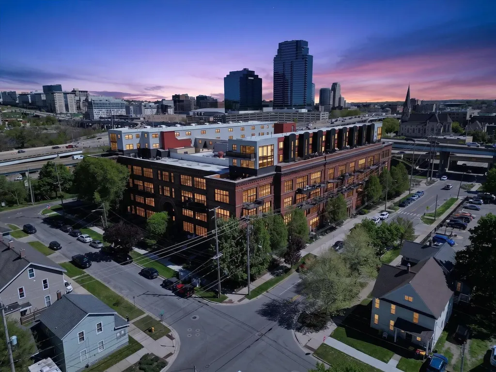 600 Broadway Avenue NW Grand Rapids City MI 49504