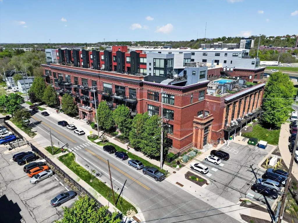 600 Broadway Avenue NW Grand Rapids City MI 49504