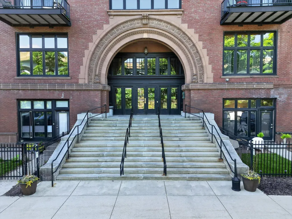 600 Broadway Avenue NW Grand Rapids City MI 49504