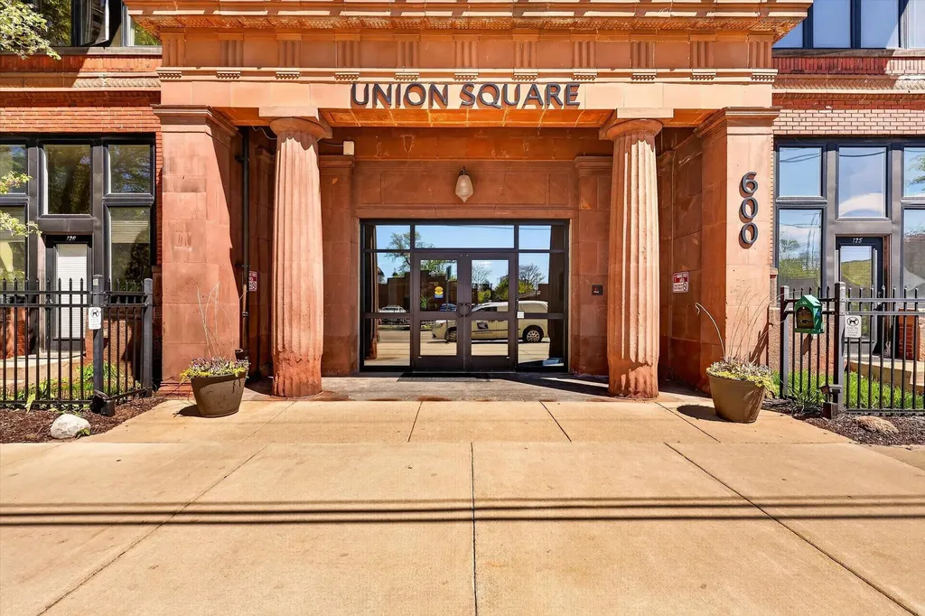 600 Broadway Avenue NW Grand Rapids City MI 49504