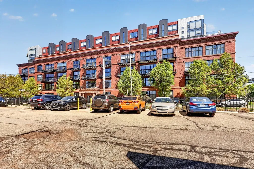 600 Broadway Avenue NW Grand Rapids City MI 49504