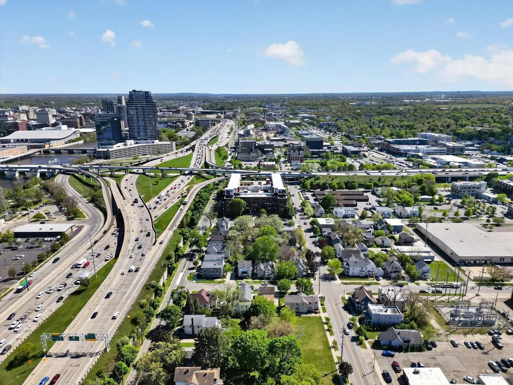 600 Broadway Avenue NW Grand Rapids City MI 49504