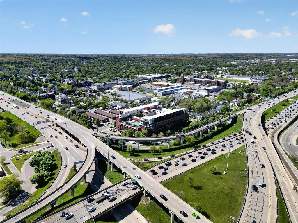 600 Broadway Avenue NW Grand Rapids City MI 49504