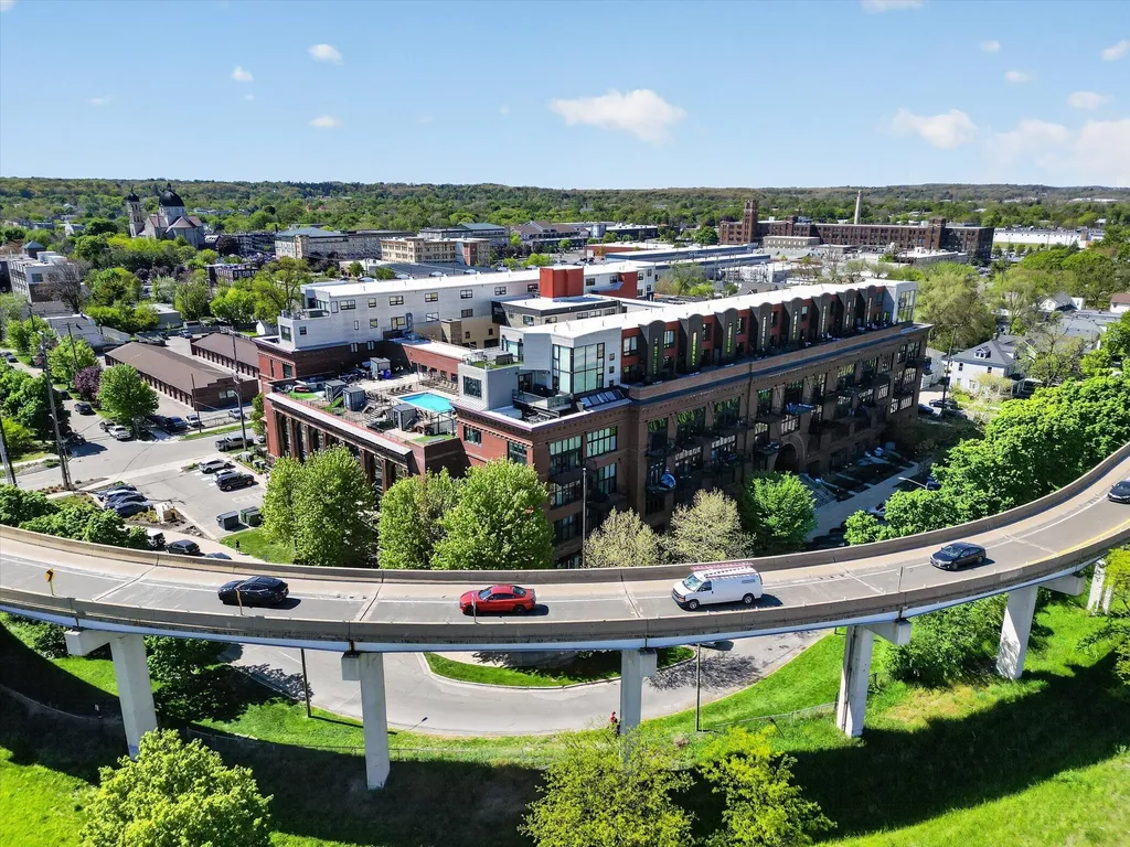 600 Broadway Avenue NW Grand Rapids City MI 49504