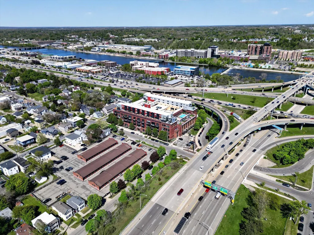 600 Broadway Avenue NW Grand Rapids City MI 49504