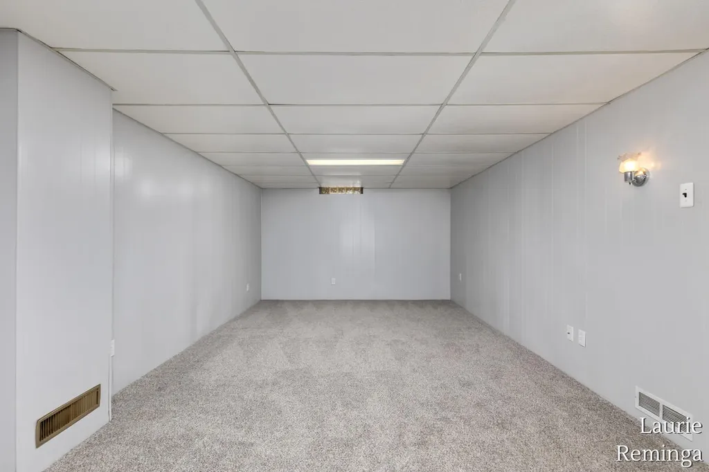 2203 Lacrosse Street SW Wyoming City MI 49519